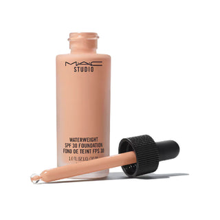 MAC Studio Waterweight Foundation SPF30 - Base Líquida