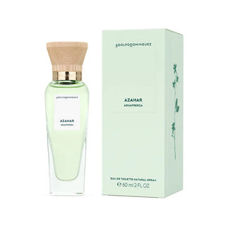 Frasco de perfume ‘AZAHAR AGUAFRESCA’ 60ml da ADOLFO DOMINGUEZ, com líquido verde claro e fita verde, ao lado da sua caixa de embalagem verde com padrões florais.